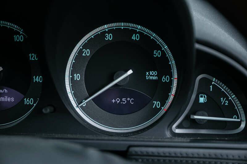 Image 23/36 de Mercedes-Benz SL 500 (2004)