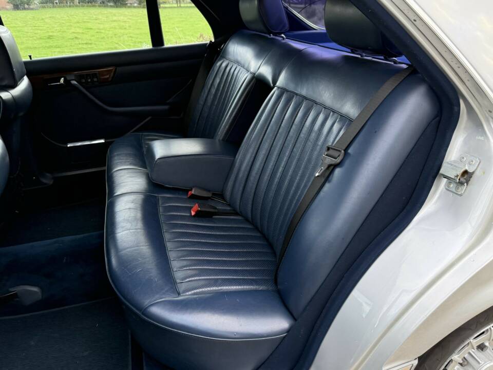 Bild 6/20 von Mercedes-Benz 500 SEL (1985)