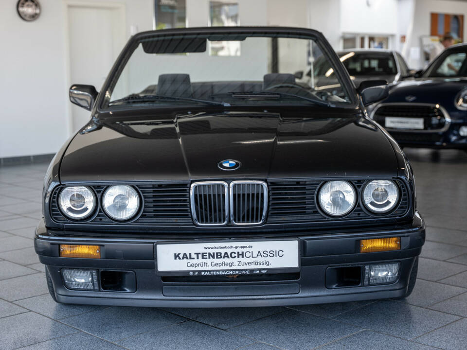 Afbeelding 3/18 van BMW 320i (1992)