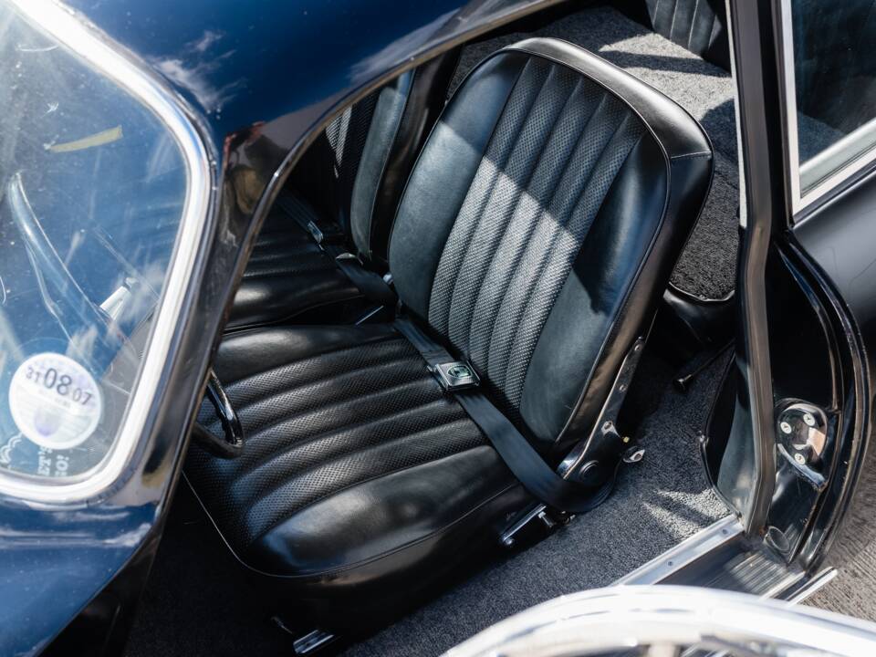 Image 26/48 of Porsche 356 C 1600 (1964)