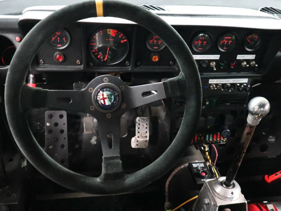 Bild 12/46 von Alfa Romeo GTV 2.0 (1982)