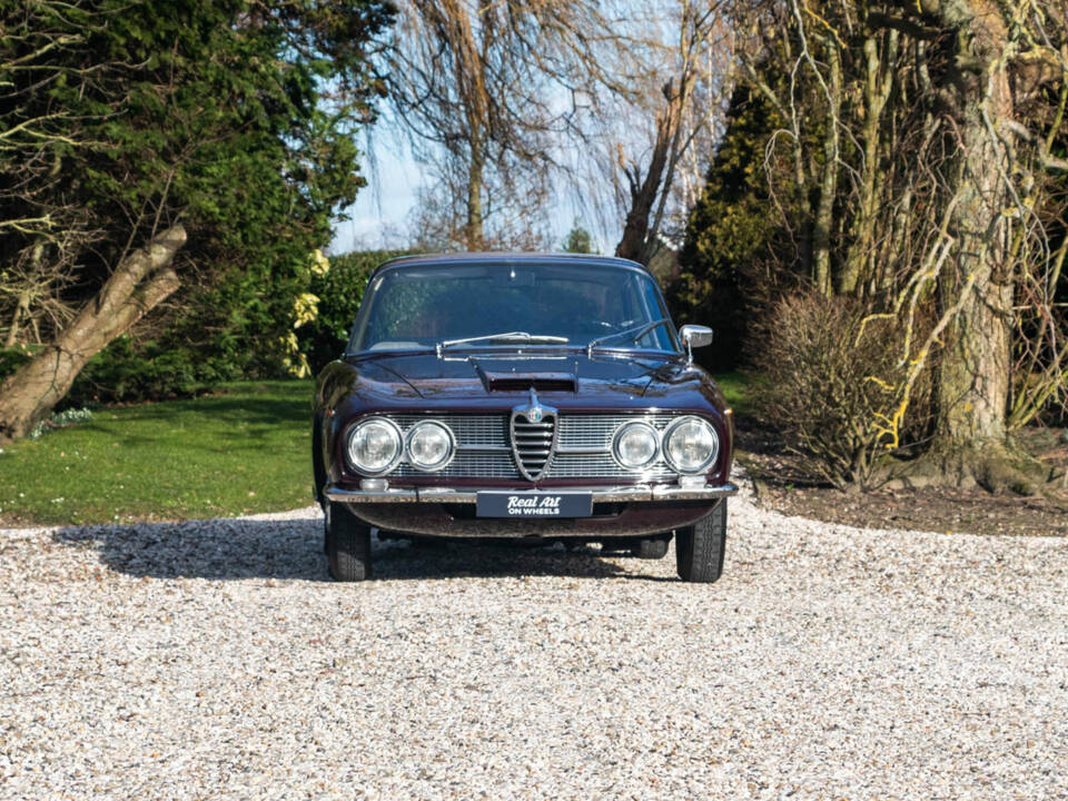 Afbeelding 3/17 van Alfa Romeo 2600 Sprint (1963)