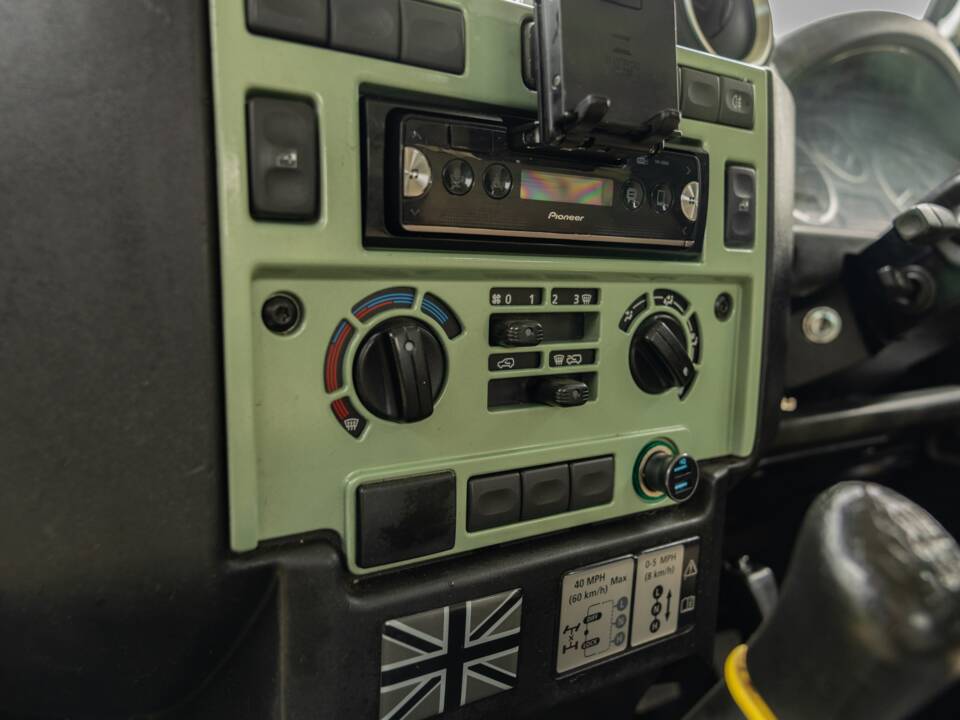 Afbeelding 41/44 van Land Rover Defender 90 (2008)