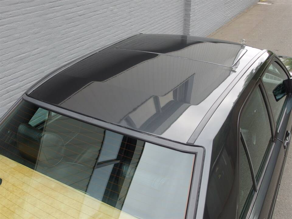 Immagine 38/98 di Mercedes-Benz 190 E 2.3-16 (1985)