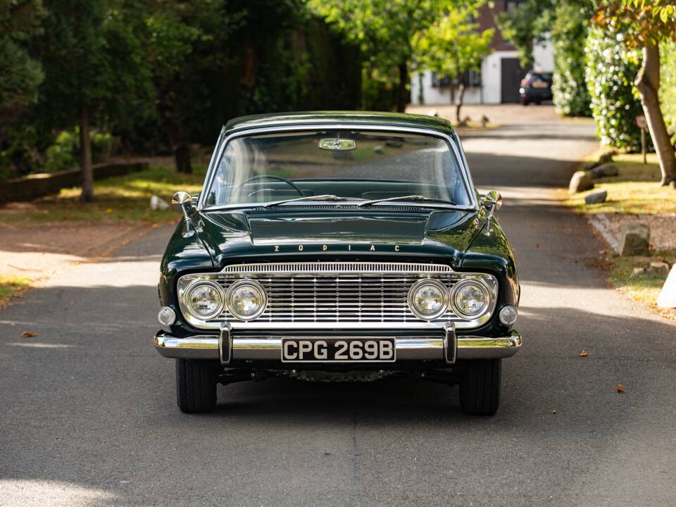 Image 42/44 of Ford Zodiac MkIII (1964)