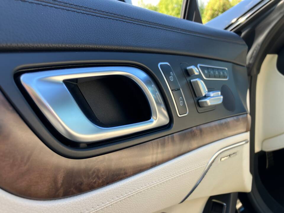 Bild 18/18 von Mercedes-Benz SL 500 (2012)