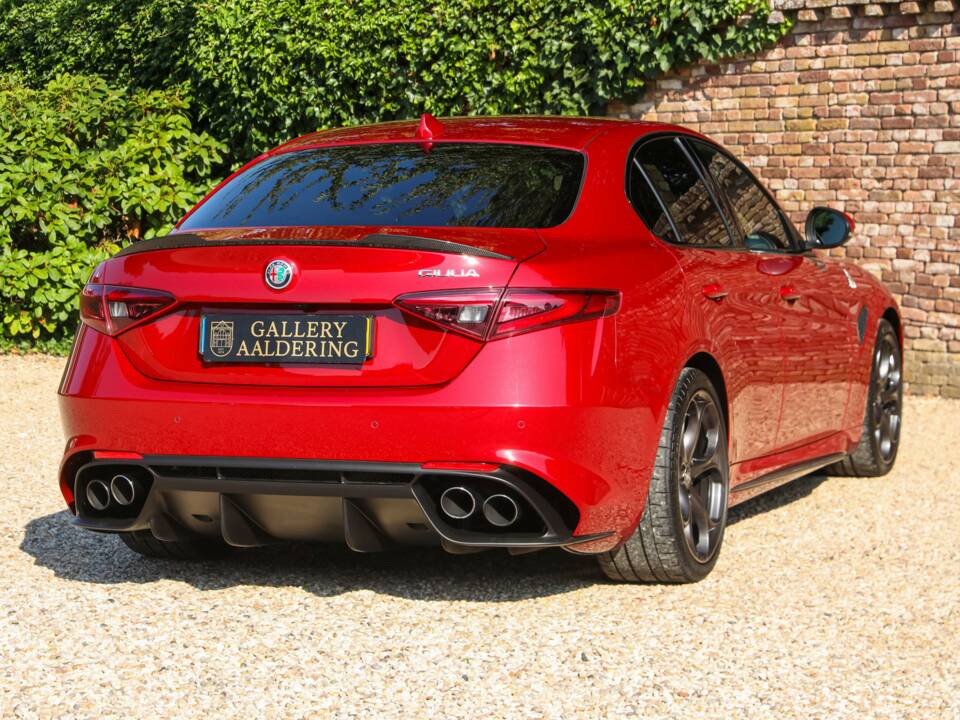 Bild 22/50 von Alfa Romeo Giulia Quadrifoglio (2017)