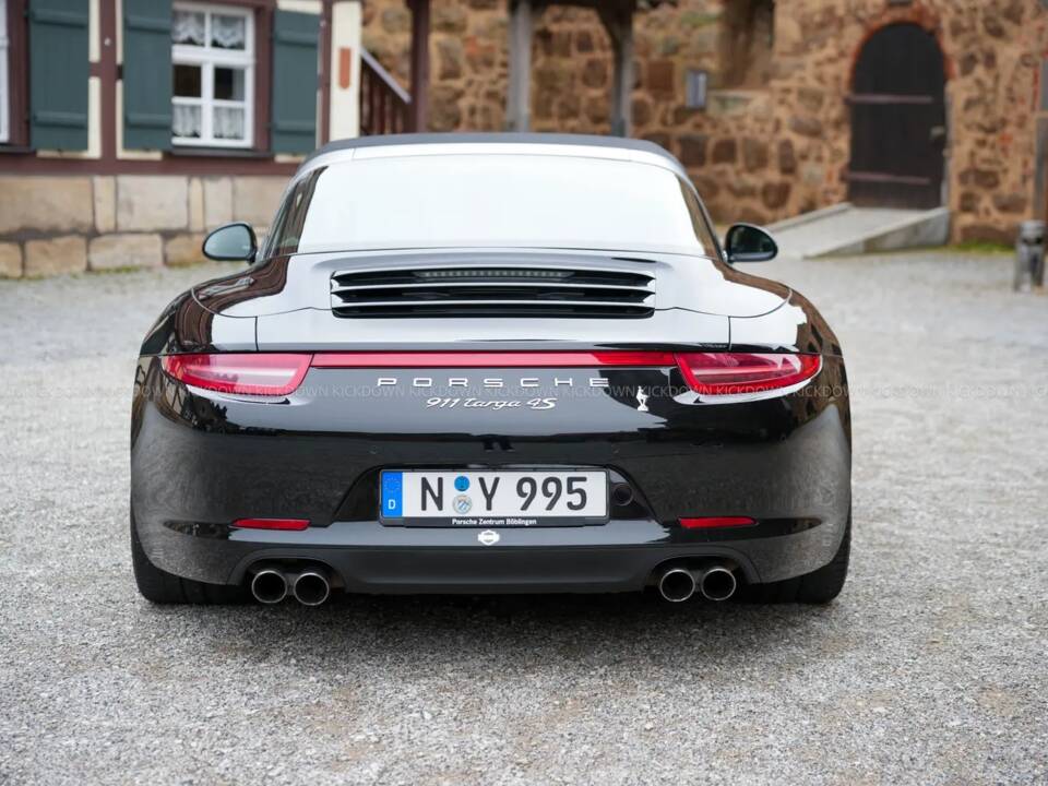 Bild 8/15 von Porsche 911 Carrera 4S (2015)