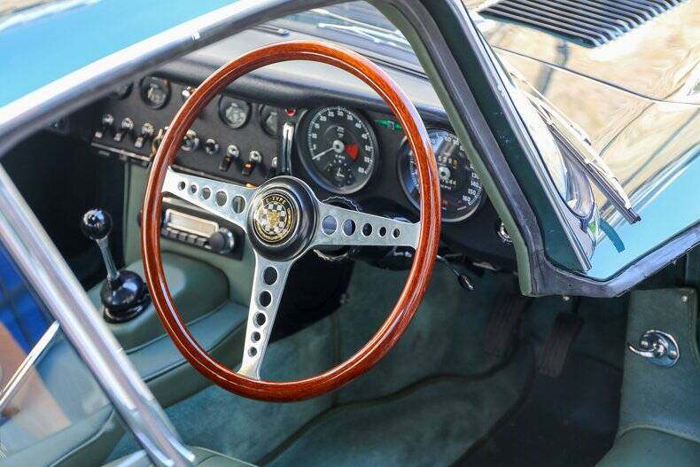 Immagine 5/50 di Jaguar E-Type 4.2 (1965)