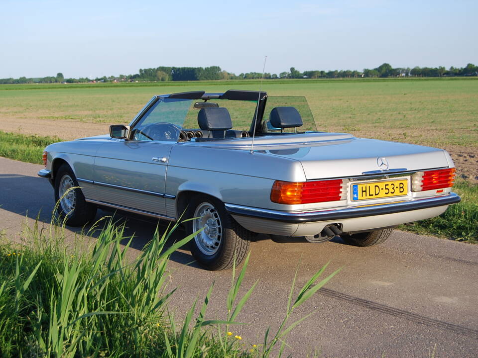 Image 38/87 of Mercedes-Benz 280 SL (1982)