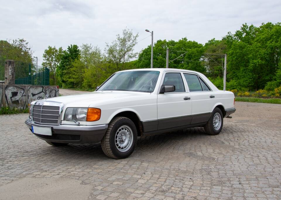 Bild 1/21 von Mercedes-Benz 280 SE (1985)