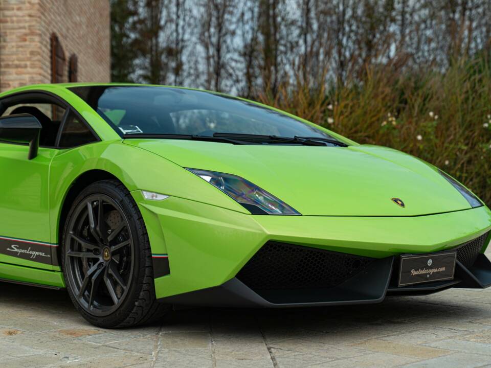 Image 17/50 of Lamborghini Gallardo LP 570-4 Superleggera (2011)