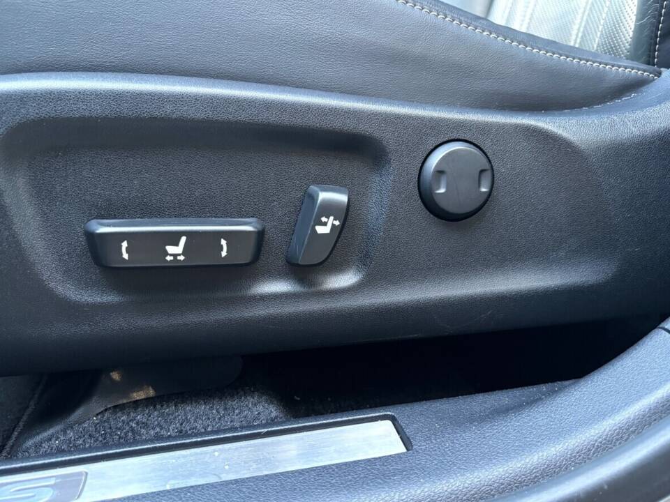 Image 16/27 de Lexus RX 450h (2011)