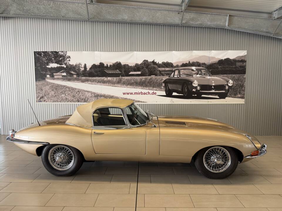 Image 7/18 de Jaguar Type E 4.2 (1967)