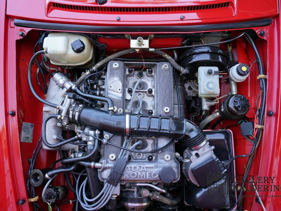 Immagine 23/50 di Alfa Romeo 2.0 Spider (1991)