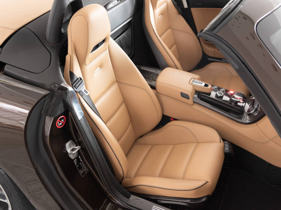 Imagen 40/59 de Mercedes-Benz SLS AMG Roadster (2012)