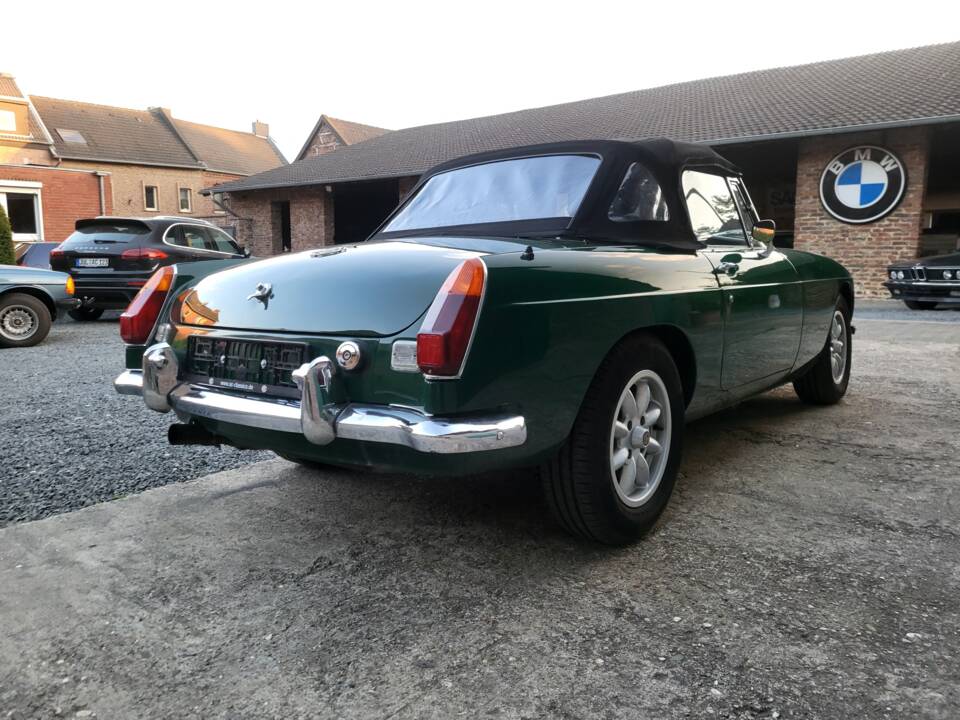 Image 53/58 of MG MGB (1971)