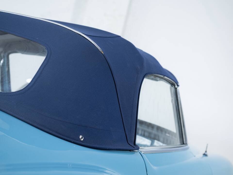 Image 37/40 of Mercedes-Benz 190 SL (1962)