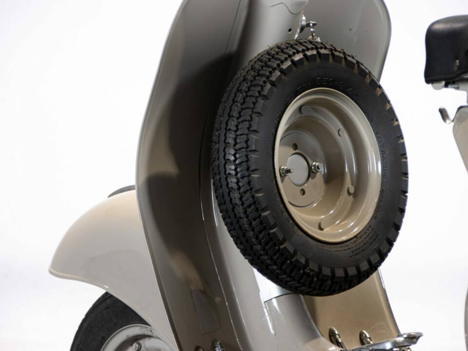 Image 48/50 de Piaggio Vespa 125 (1959)
