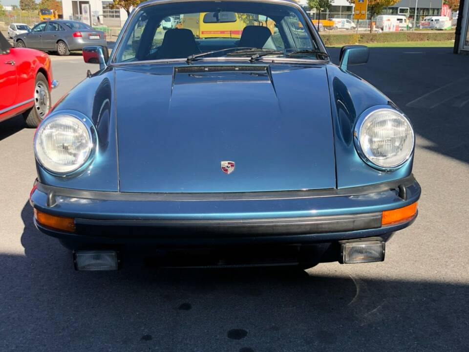 Image 2/18 of Porsche 911 SC 3.0 (1977)