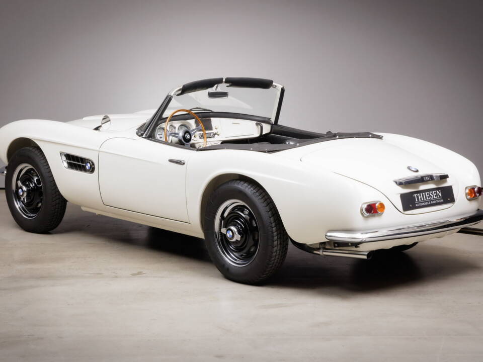 Image 22/45 of BMW 507 (1959)