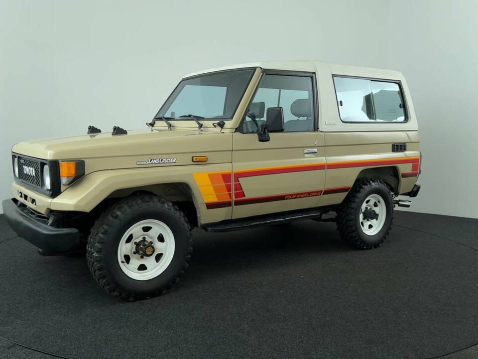 Afbeelding 5/8 van Toyota Land Cruiser BJ70 (1987)