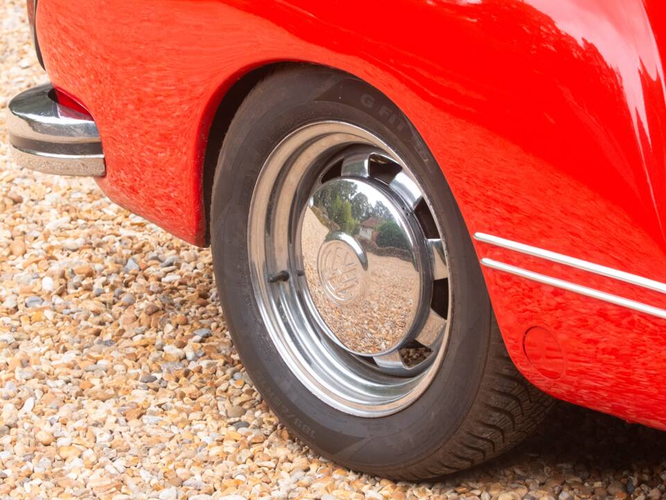Bild 39/50 von Volkswagen Karmann Ghia 1600 (1972)