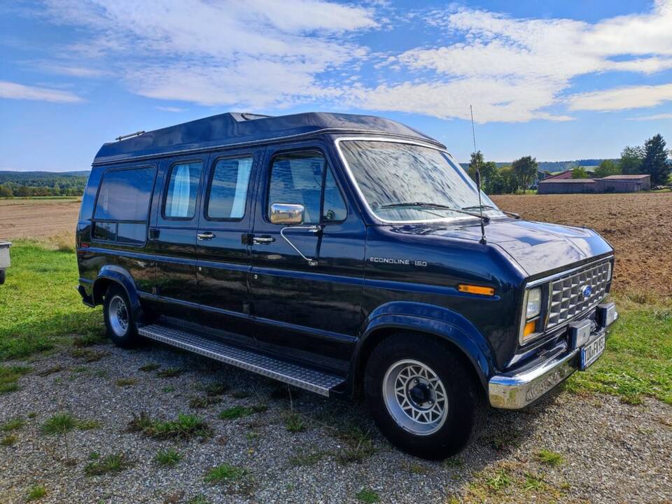 Bild 6/8 von Ford Econoline E 150 (1988)