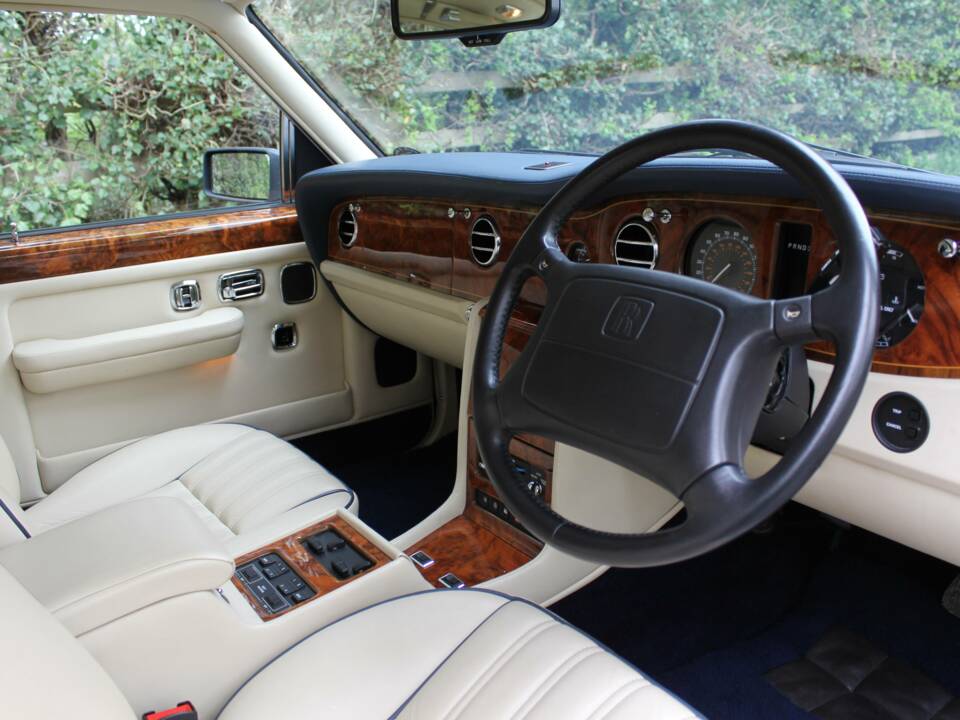 Image 8/20 of Rolls-Royce New Silver Spirit (1996)