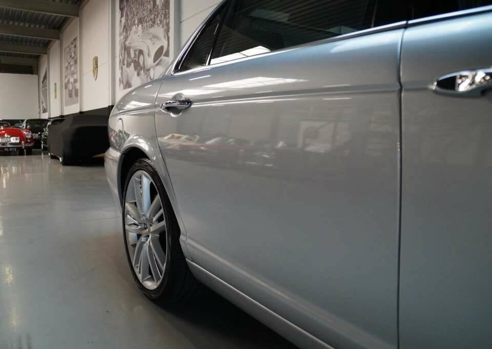 Image 26/50 of Jaguar XJ 8 4.2 (2007)