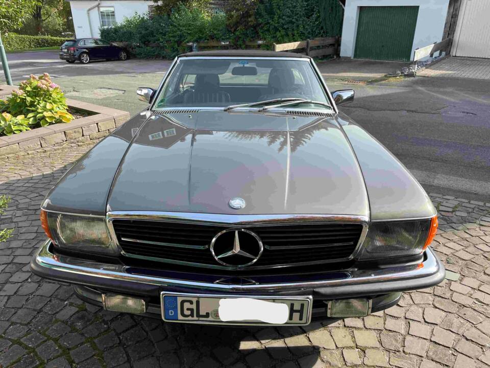 Immagine 4/56 di Mercedes-Benz 500 SL (1985)
