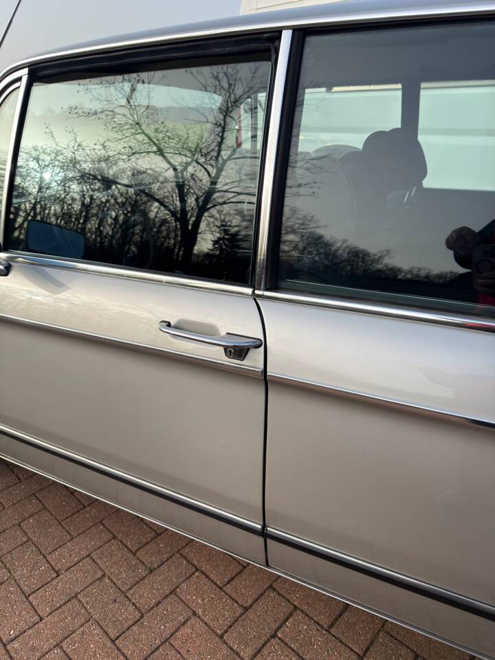 Image 18/22 de BMW 2002 (1975)