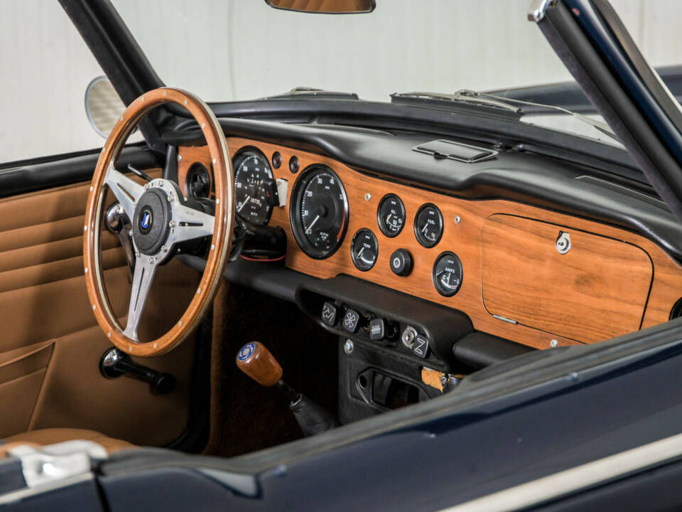Image 33/50 de Triumph TR 250 (1968)