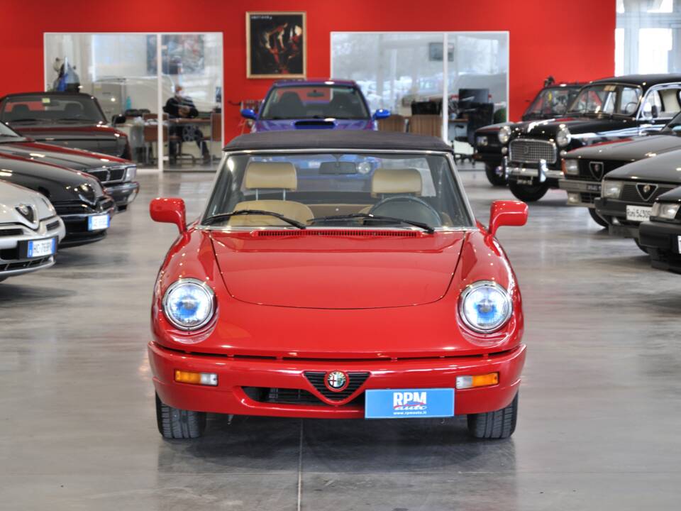 Imagen 1/30 de Alfa Romeo 1.6 Spider (1992)