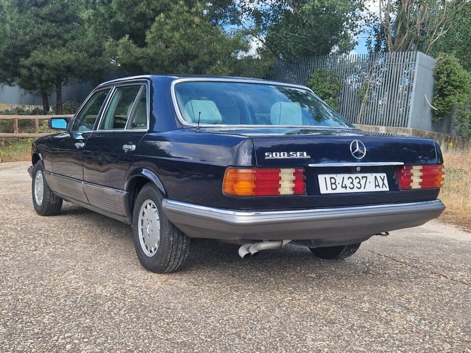 Image 6/8 of Mercedes-Benz 500 SEL (1984)