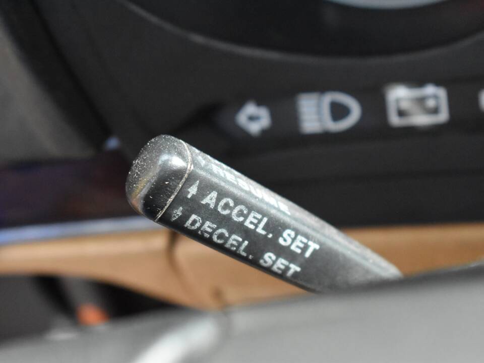 Image 41/94 of Mercedes-Benz 560 SL (1988)