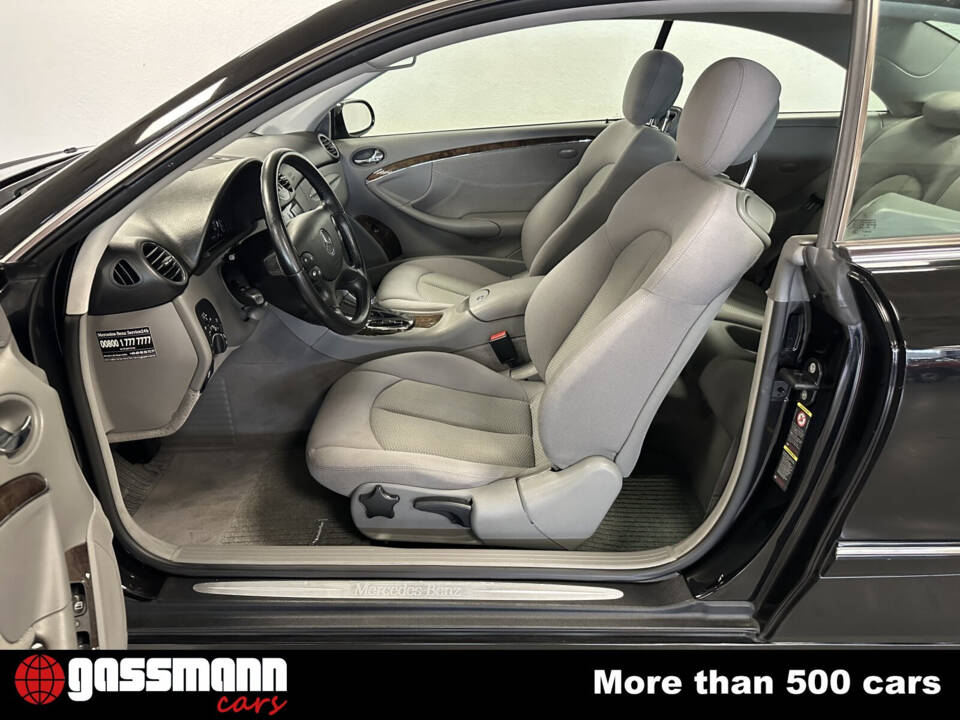 Image 9/15 of Mercedes-Benz CLK 280 (2006)