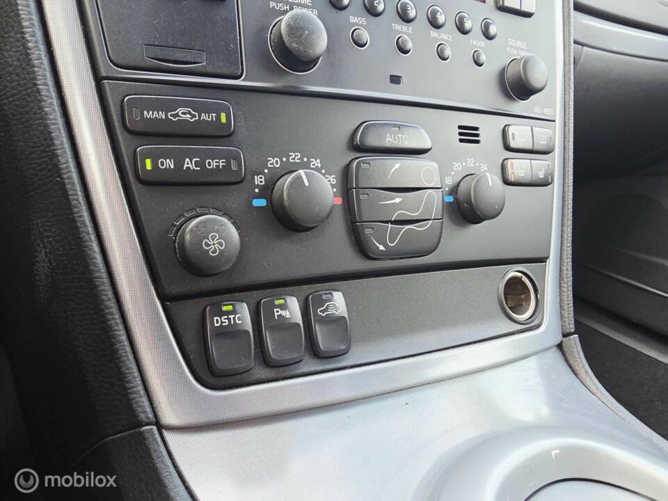 Imagen 23/32 de Volvo V 70 2.4 (2006)