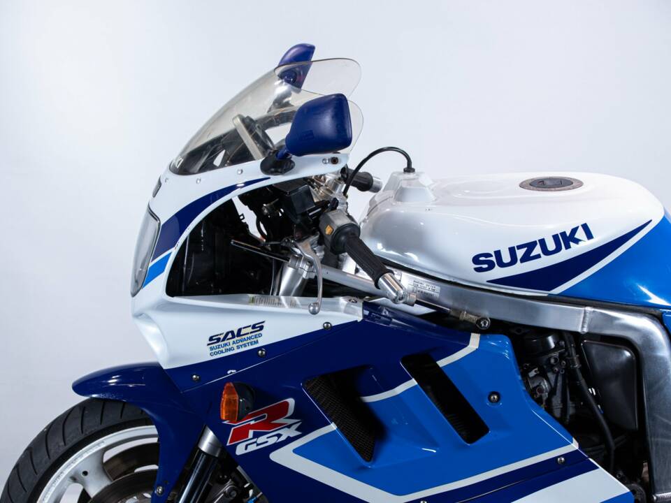 Bild 17/50 von Suzuki DUMMY (1991)