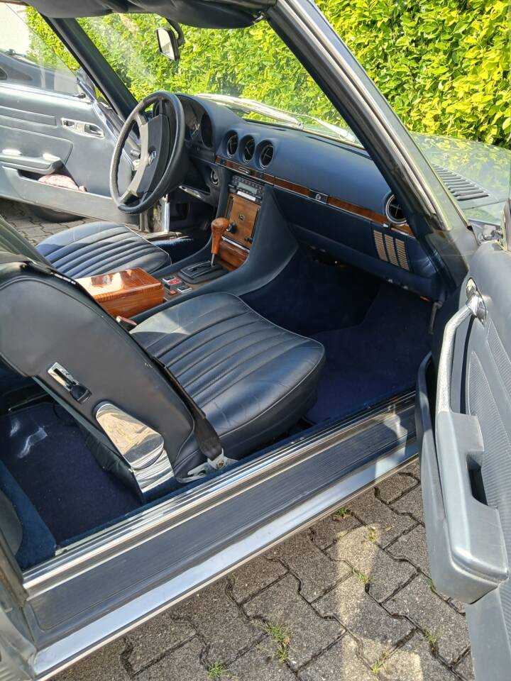 Image 16/26 of Mercedes-Benz 380 SL (1981)