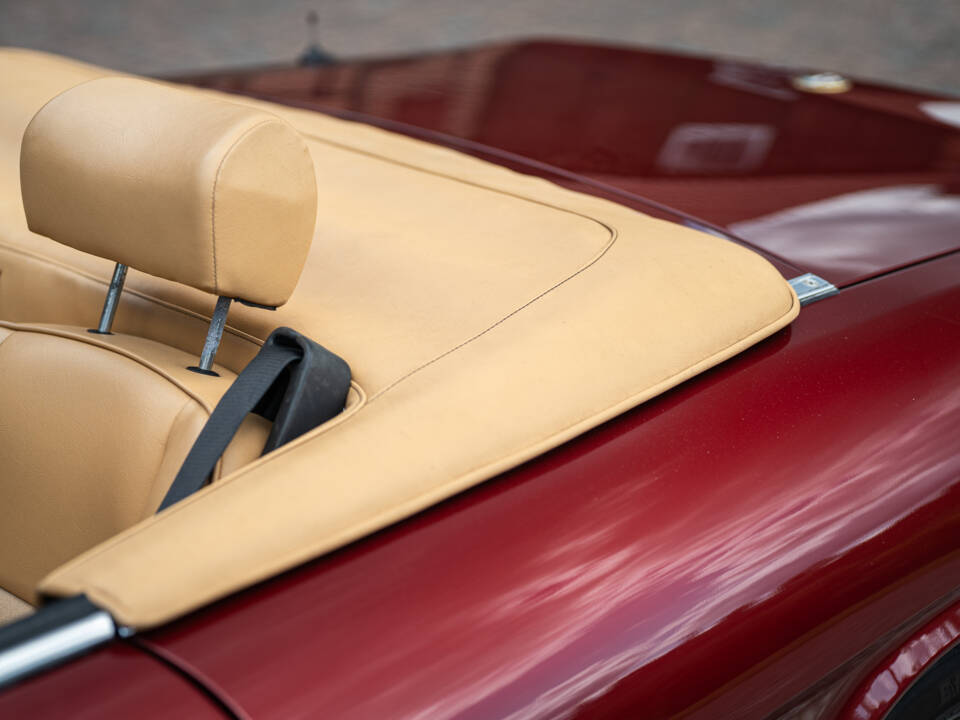 Image 19/42 of Alfa Romeo 2.0 Spider (1990)