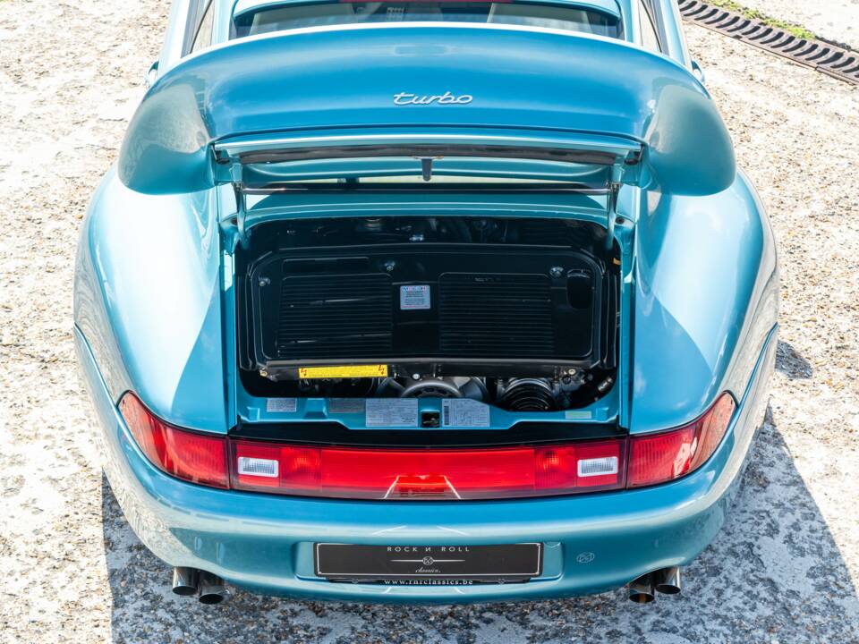 Immagine 27/31 di Porsche 911 Turbo (1997)