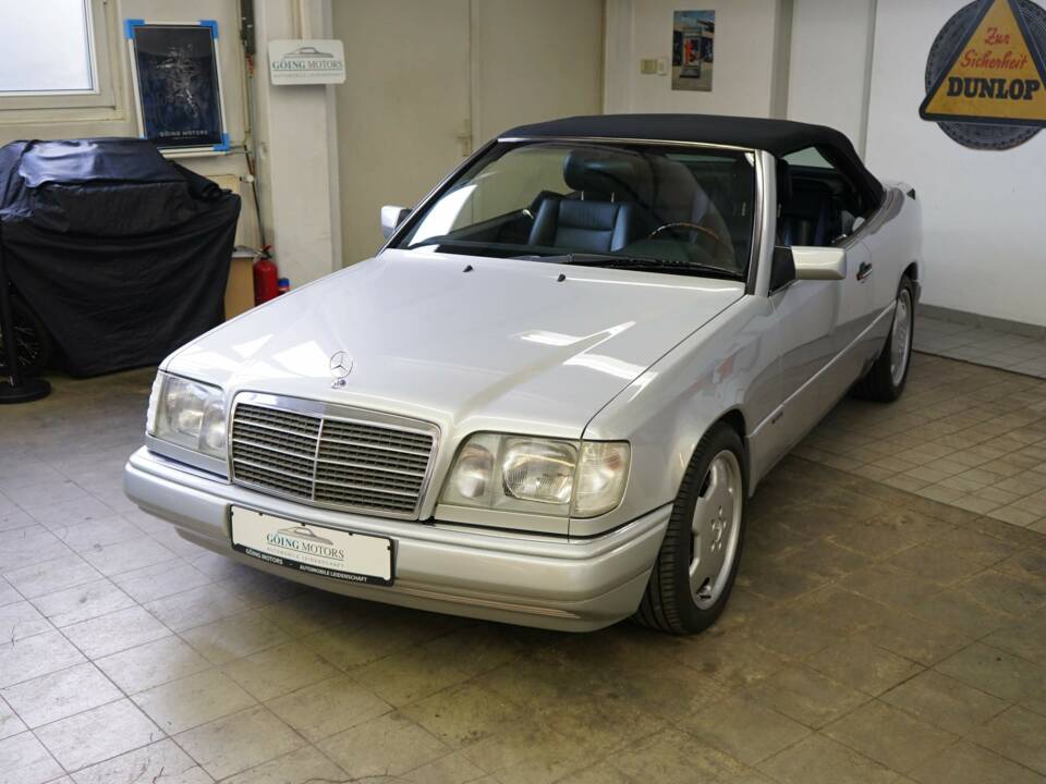 Bild 7/69 von Mercedes-Benz E 320 "Final Edition" (1997)