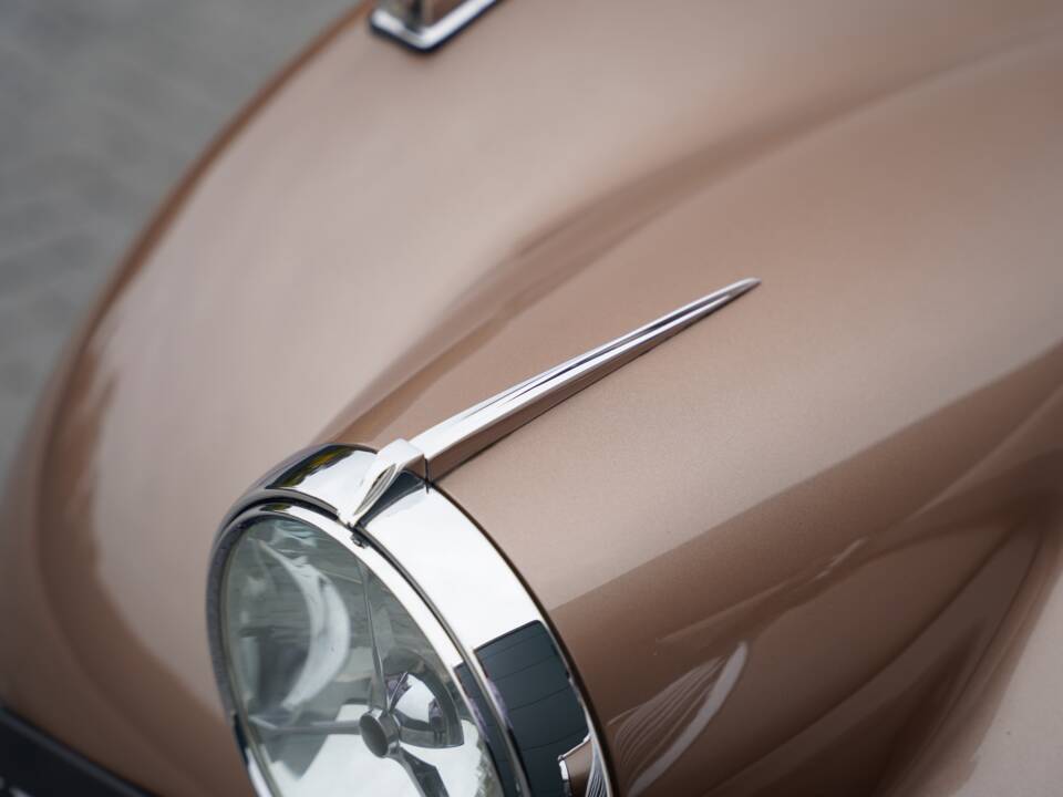 Image 45/50 of Jaguar XK 120 OTS (1950)