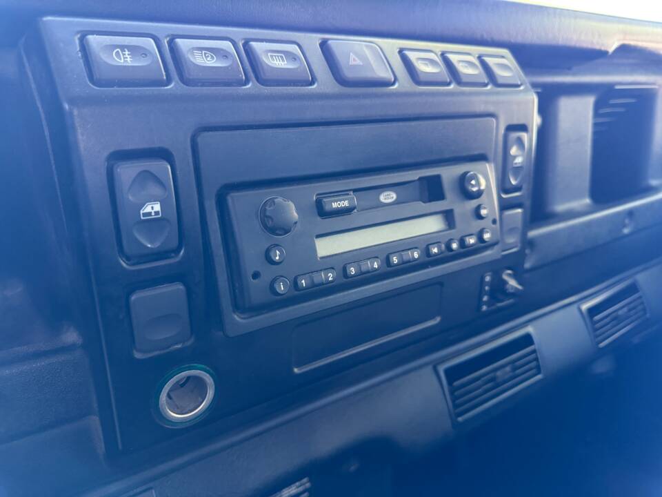 Bild 32/55 von Land Rover Defender 90 Heritage (2006)