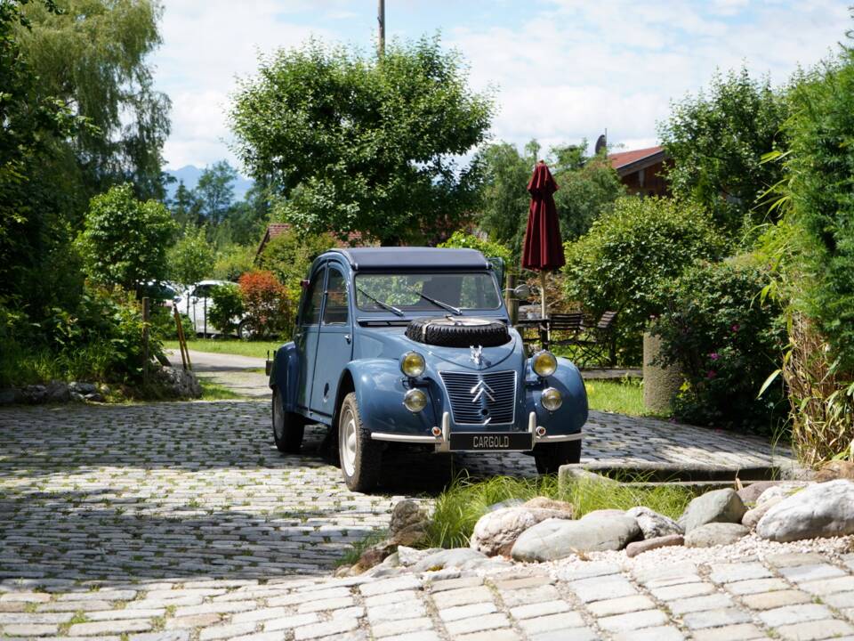 Image 15/43 of Citroën 2 CV Sahara 4x4 (1964)