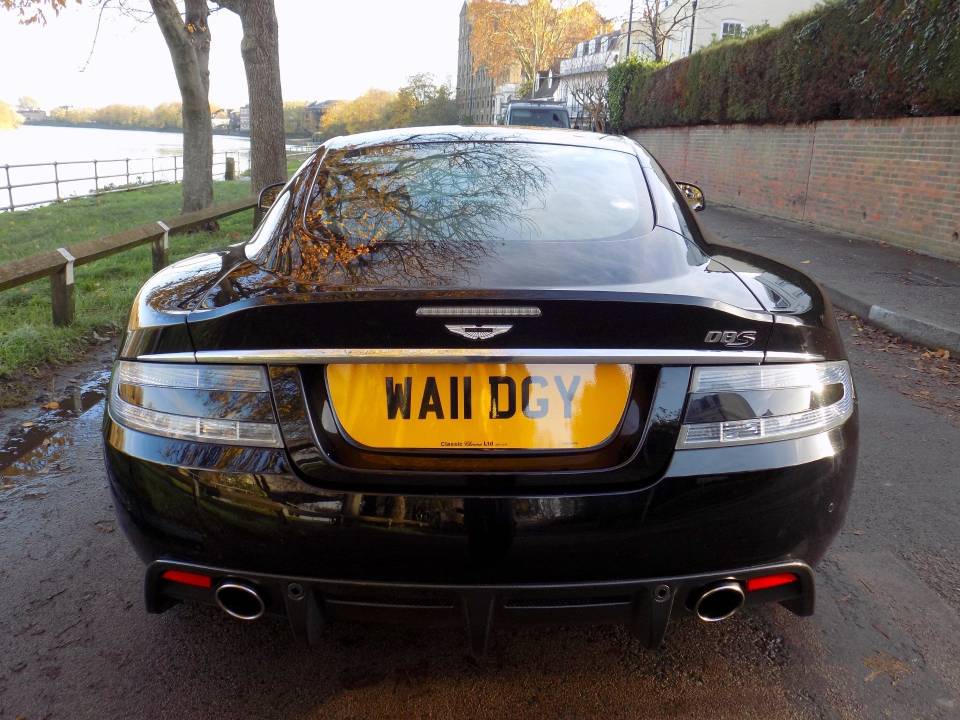 Imagen 9/50 de Aston Martin DBS (2011)