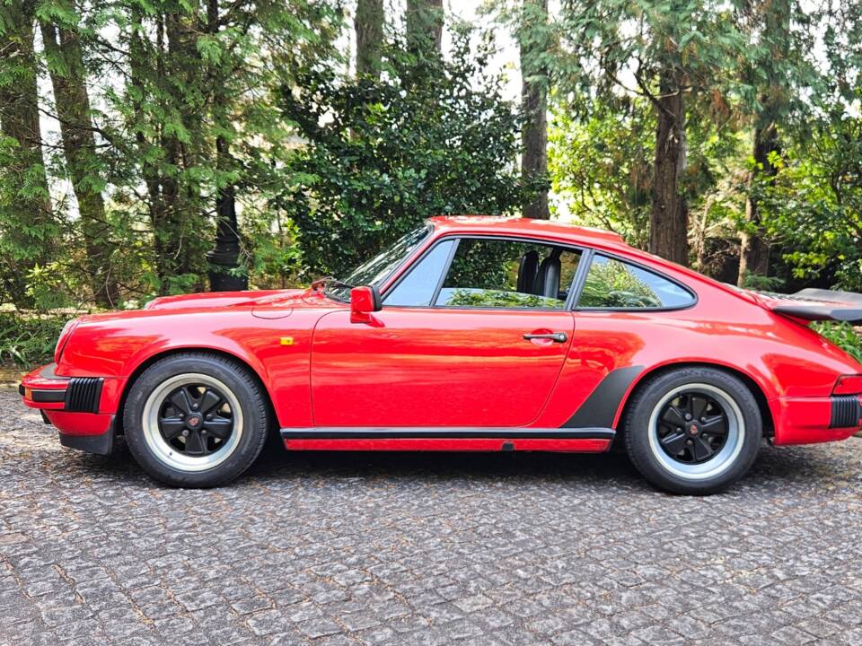 Immagine 36/37 di Porsche 911 Carrera 3.2 (1985)