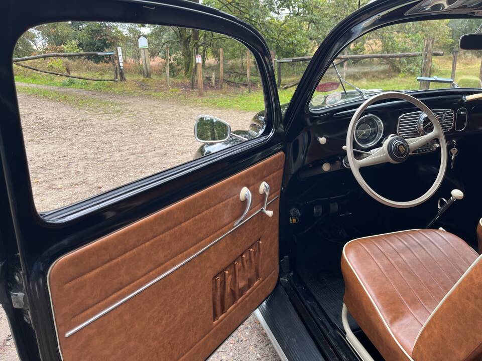 Image 3/26 of Volkswagen Beetle 1200 Standard &quot;Oval&quot; (1954)