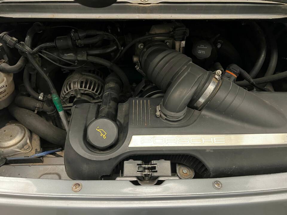 Image 14/17 of Porsche 911 Carrera (2005)